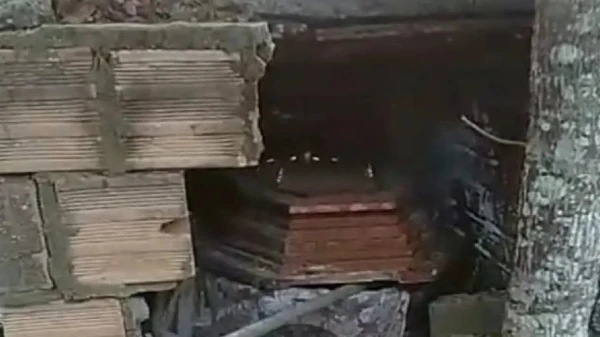 image-77 Túmulos são violados para supostos rituais em cemitério de Cidade Baiana saiba qual: