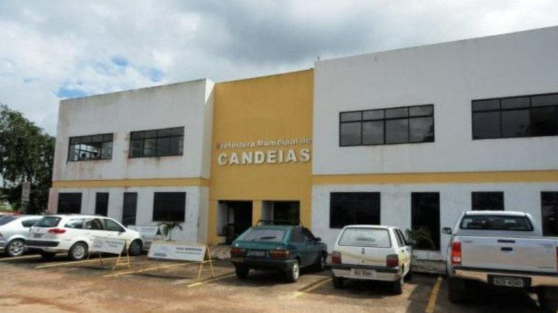 Prefeitura de Candeias lança edital milionário para comprar copos, papel higiênico e toalha; confira valores