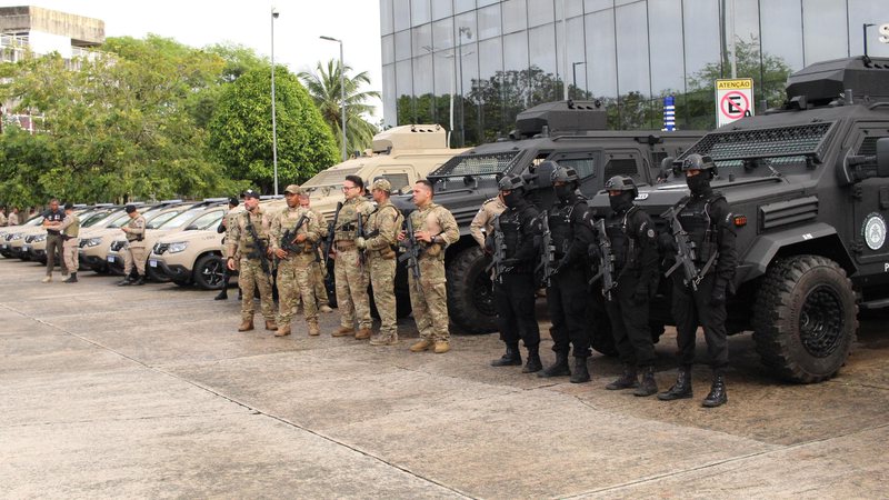 Forças policiais da Bahia recebem novos blindados e 600 fuzis em reforço contra o crime organizado: ‘Não vamos nos curvar’