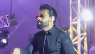 Arrochou! Pablo perde a paciência com fã na plateia e dispara: “Meta no seu c*”; assista