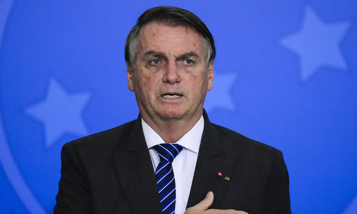 Moraes decreta prisão domiciliar de Jair Bolsonaro